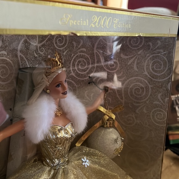 NIB - Celebration Barbie Special 2000 Edition - Picture 11 of 12